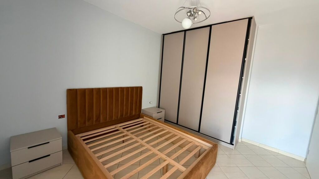 Apartment 2+1 for sale in Ali Demi, Tirana, 94 m². Photo 2 of 3