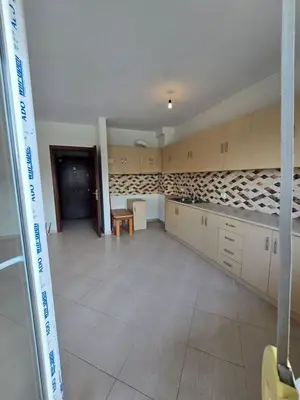 Apartament 1+1 në shitje në Rruga Theodhor Kavalioti, Korçë, 77 m². Foto 3 nga 10