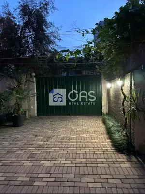 Appartamento 2+1 in affitto a Shkolla e Kuqe, Tirana, 160 m². Foto 8 di 10