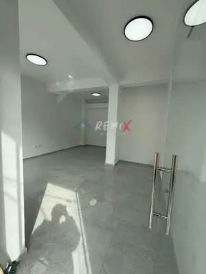 Commercial space for rent in Rruga Kasem Durresi, Durrës, 46 m². Photo 2 of 3