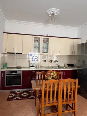 Apartament 2+1 me qera në 5 Maj, Tiranë, 90 m². Foto 5 nga 8
