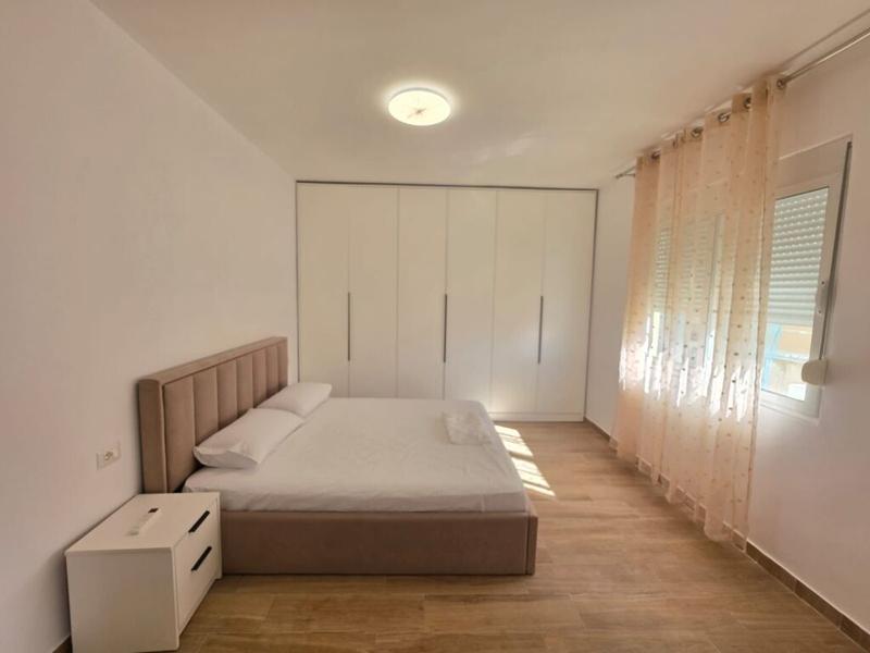 Apartament me qera në Rr. Gjergj Arianiti, Vlorë, 100 m². Foto 4 nga 9
