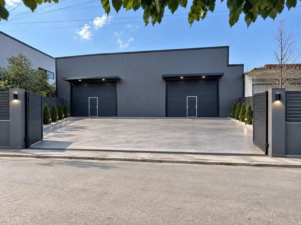 Magazinë me qera në Mëzez, Tiranë, 300 m². Foto 1 nga 1