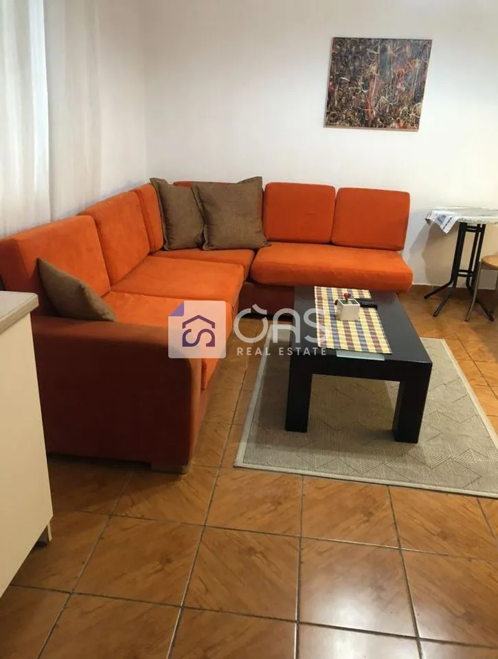 Apartament 1+1 me qera në Komuna e Parisit, Tiranë, 60 m². Foto 1 nga 3