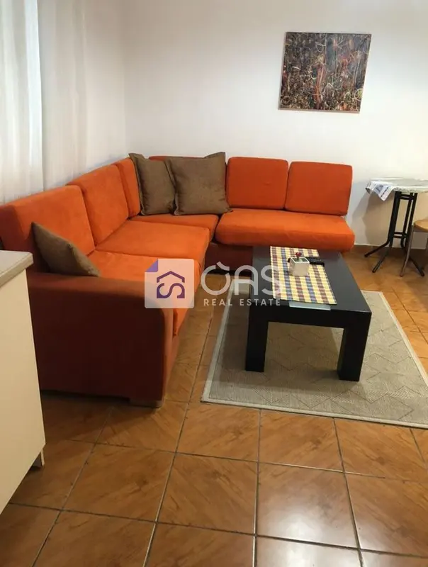 Apartament 1+1 me qera në Komuna e Parisit, Tiranë, 60 m²