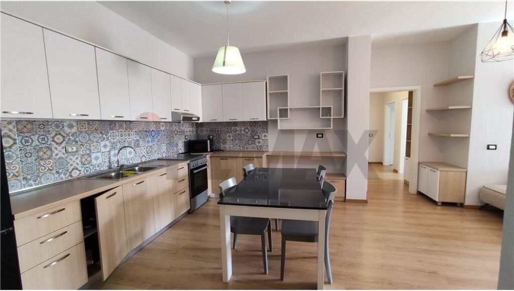 Appartamento in vendita a Kodra e Diellit, Tirana, 110 m². Foto 2 di 3