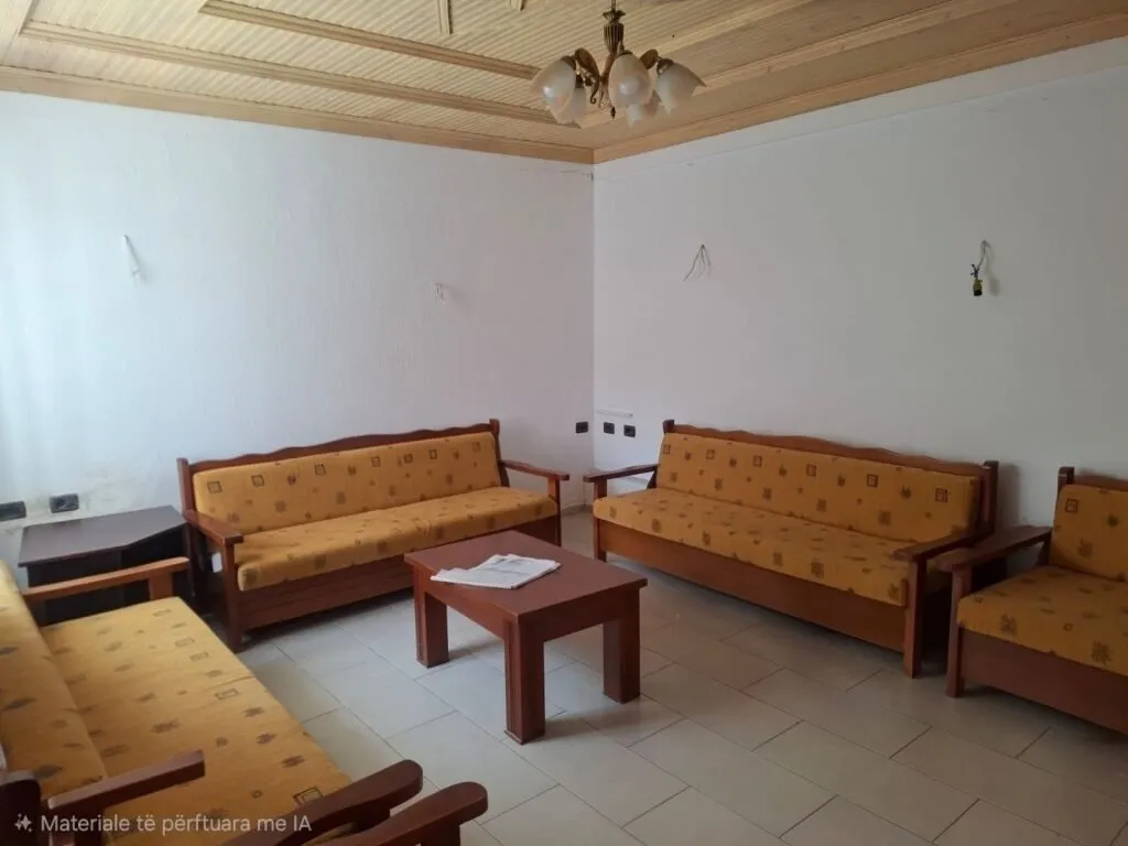 Shtëpi private në shitje në Rruga Manalat, Gjirokastër, 100 m². Foto 1 nga 3