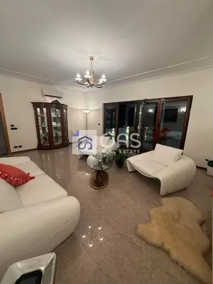 Apartment 3+1 for rent in Rruga e Elbasanit, Tirana, 202 m². Photo 2 of 12