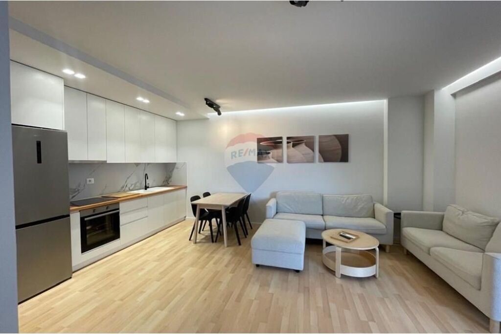 Appartamento in vendita a Lungomare, Valona, 80 m². Foto 2 di 3