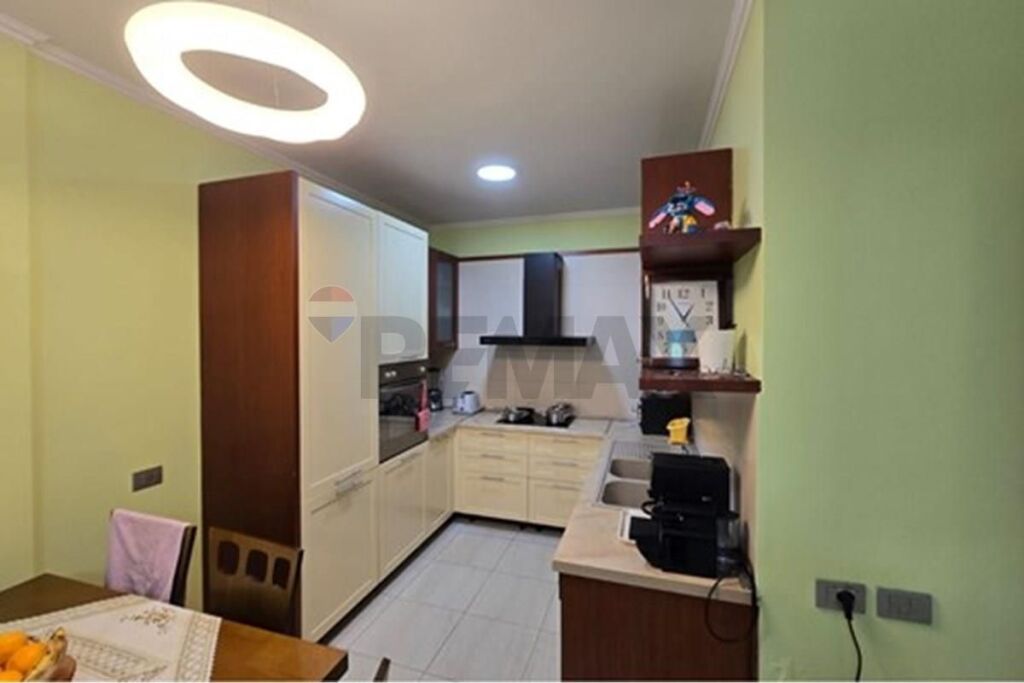 Appartamento in vendita a Don Bosko, Tirana, 76 m². Foto 2 di 3