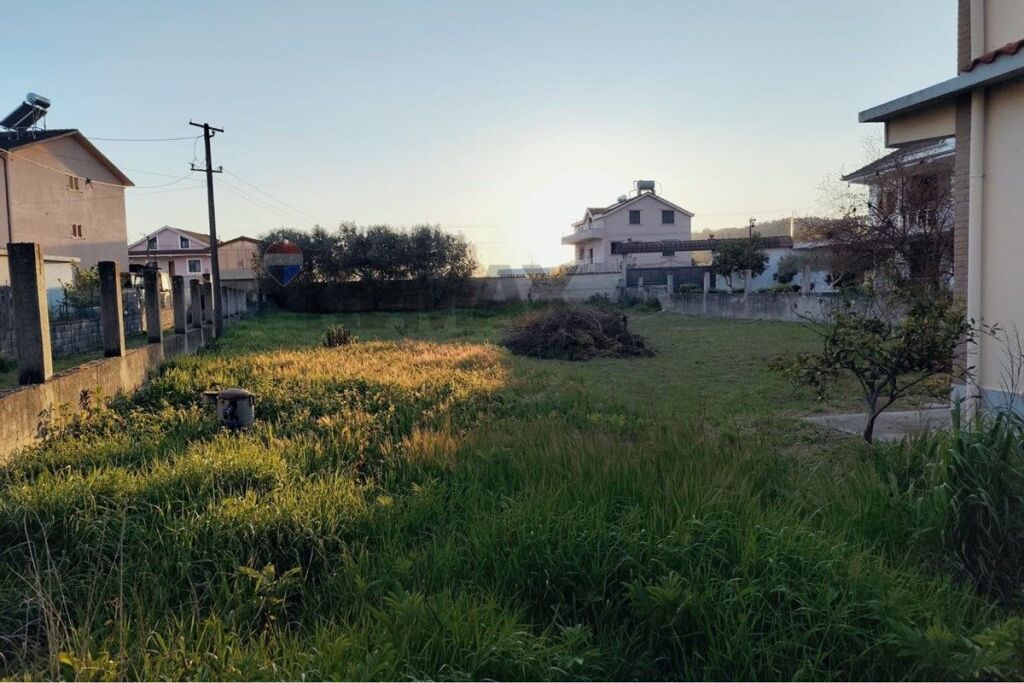 Villa in vendita a Vorë, 1.300 m². Foto 2 di 3