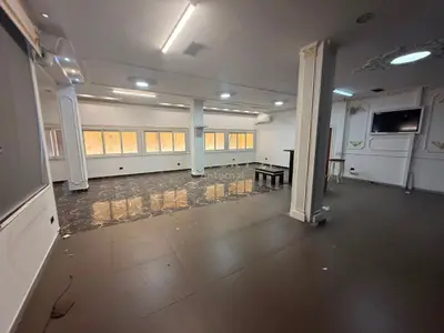 Locale in affitto a Restorant Durrësi, Tirana, 240 m². Foto 2 di 8