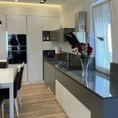 Apartament 3+1 me qera në Parku Zoologjik i Tiranës, Tiranë, 140 m². Foto 3 nga 5