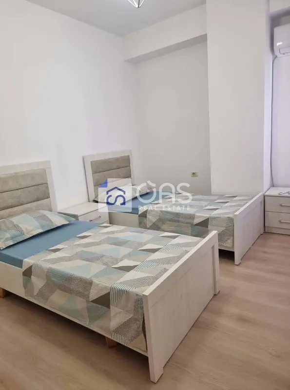 Appartamento 2+1 in affitto a Kompleksi Usluga, Tirana, 90 m²