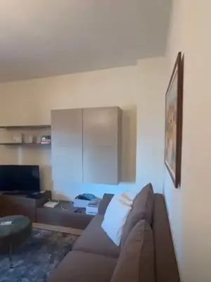 Apartament 1+1 me qera në Pazari i Ri, Tiranë, 63 m². Foto 2 nga 10