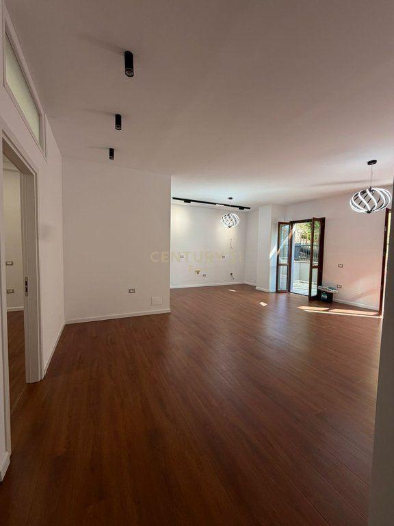 Appartamento 2+1 in vendita a Rruga Aleksander Goga, Durazzo, 139 m²