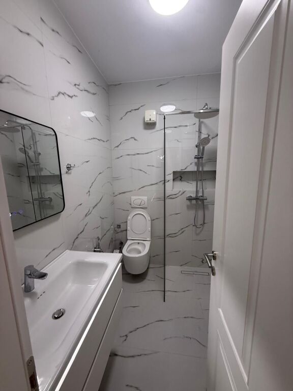 Apartment 2+1 for sale in Rruga Fortuzi, Tirana, 76 m². Photo 3 of 3