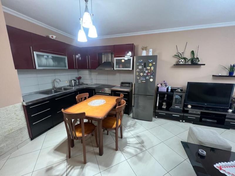 Apartament 2+1 në shitje në Komuna e Parisit, Tiranë, 90 m². Foto 5 nga 12