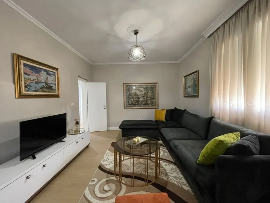 Apartament 2+1 me qera në Bulevardi Zogu I, Tiranë, 123 m². Foto 1 nga 11