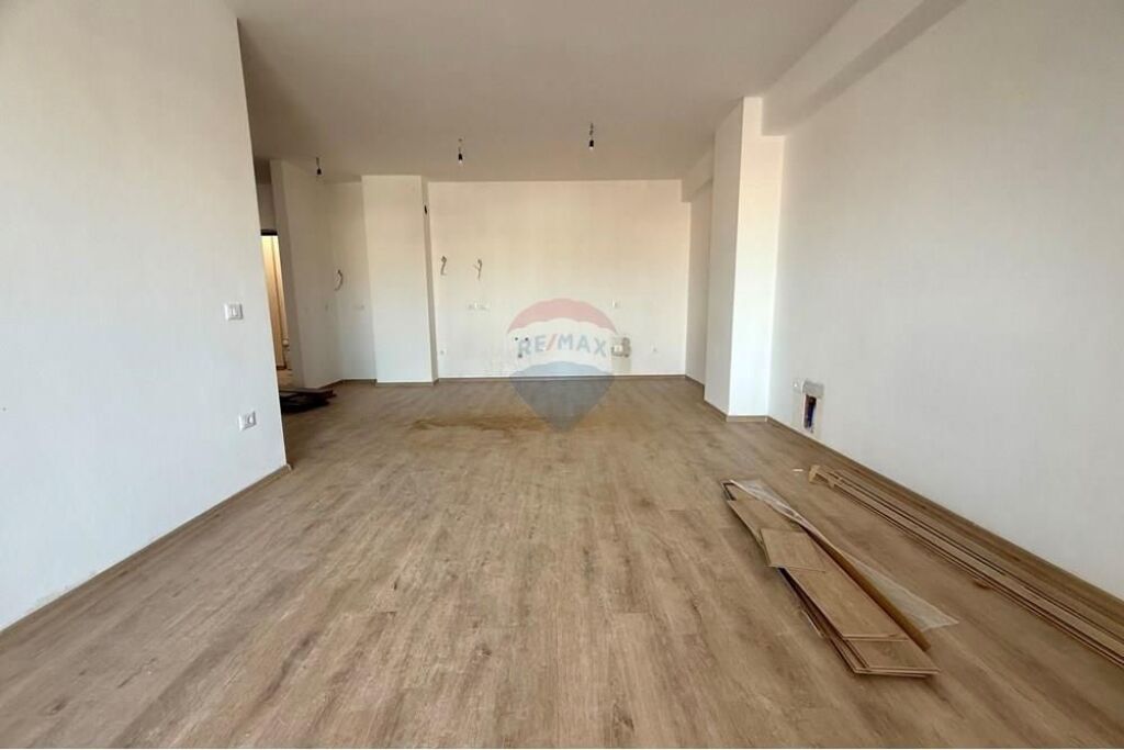Appartamento in vendita a Laprakë, Tirana, 117 m². Foto 2 di 3