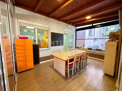 Ambient biznesi me qera në Ish Blloku, Tiranë, 175 m². Foto 3 nga 11