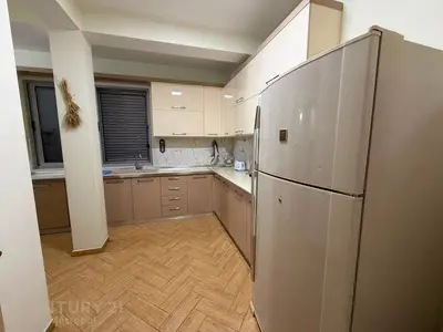 Appartamento in affitto a 21 Dhjetori, Tirana, 170 m². Foto 8 di 10