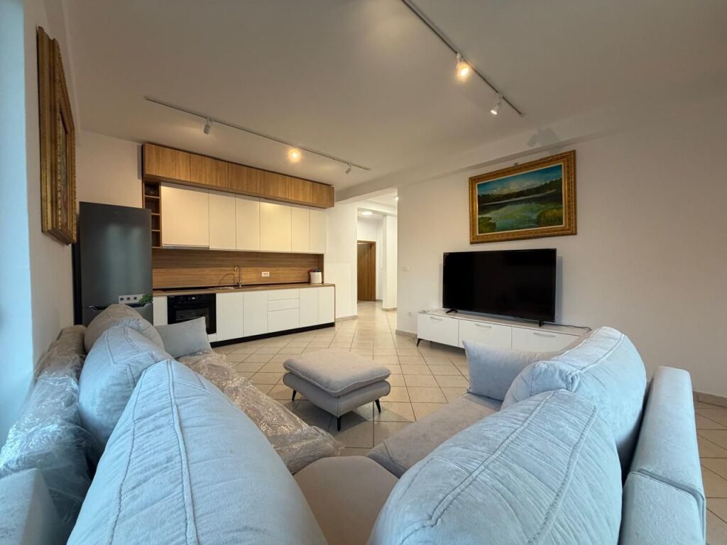 Appartamento 2+1 in affitto ad Astir, Tirana, 100 m². Foto 2 di 3