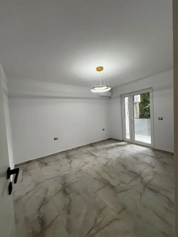 Apartament 1+1 me qera në Rruga Isuf Elezi, Tiranë, 60 m²