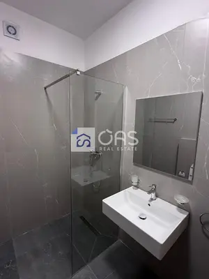 Apartament 1+1 me qera në 5 maj, Tiranë, 70 m². Foto 3 nga 5