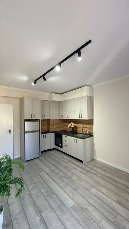 Apartament 1+1 në shitje në Plazh, Durrës, 50 m². Foto 1 nga 7