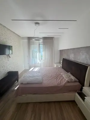 Appartamento 3+1 in affitto a Rruga Bilal Sina, Tirana, 130 m². Foto 7 di 8