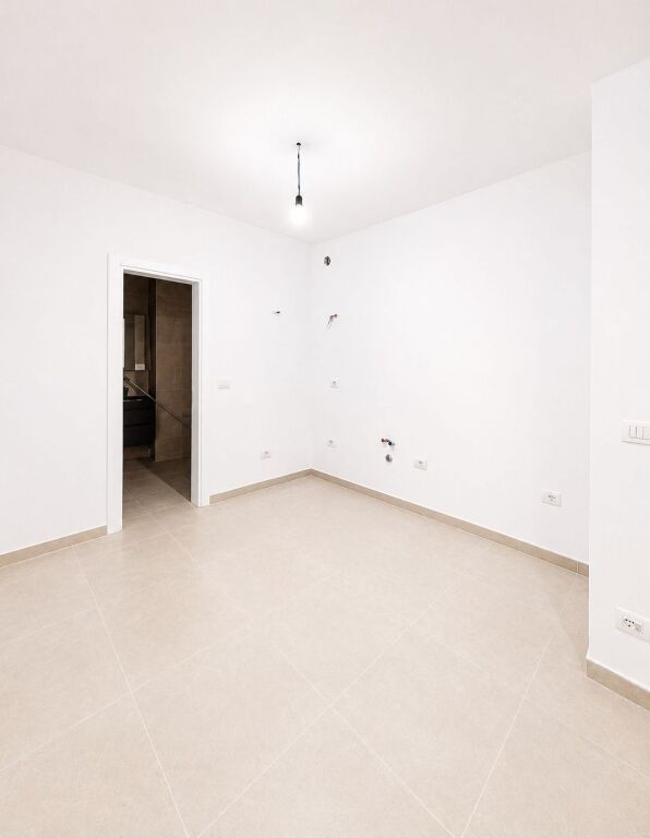 Apartment 1+1 for sale in Flower Garden, Golem, 61 m². Photo 3 of 3