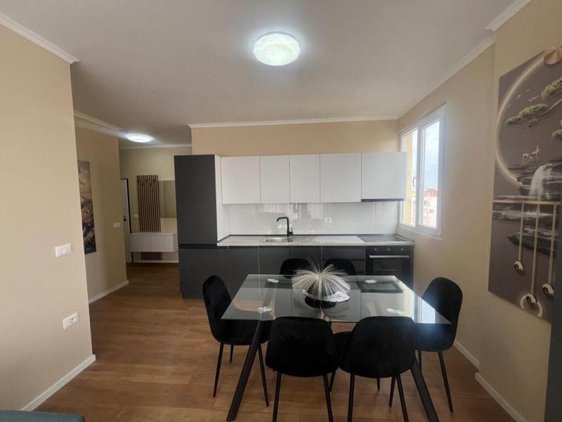 Apartament 2+1 në shitje në Lagja 13, Durrës, 85 m². Foto 2 nga 12
