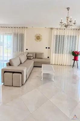Appartamento 3+1 in affitto a Sauk i Vjetër, Tirana, 130 m². Foto 1 di 5