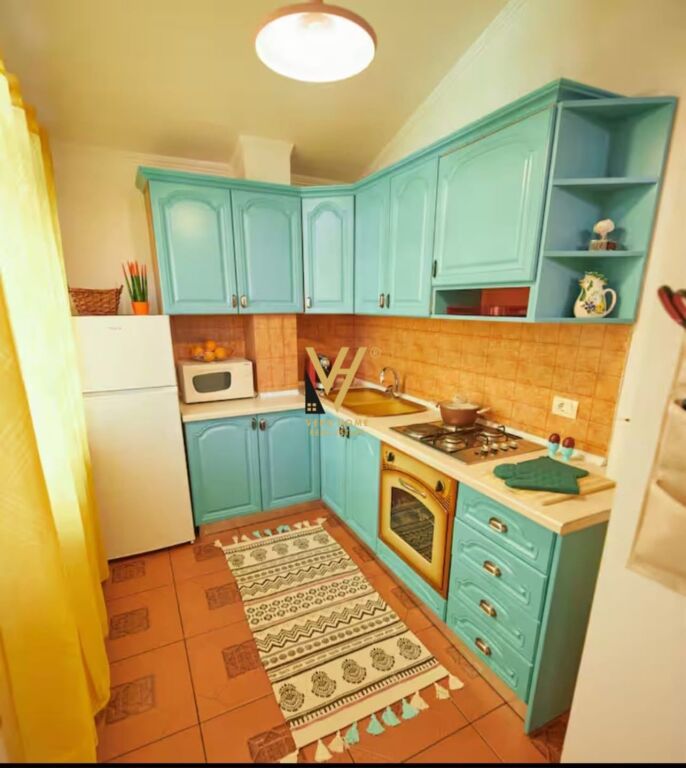 Apartament 2+1 me qera në Blloku, Tiranë, 80 m². Foto 2 nga 3