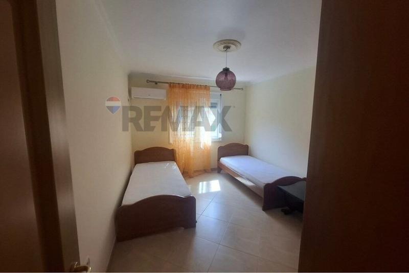 Apartament 2+1 me qera në Rruga Hajredin Haxhiraj, Vlorë, 85 m². Foto 9 nga 11