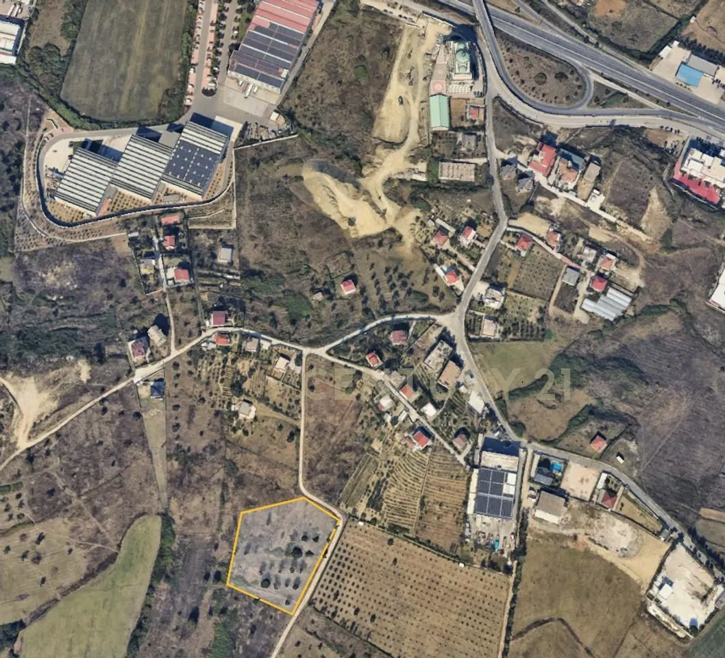 Tokë në shitje në Mbikalimi i Kasharit, Tiranë, 6 890 m². Foto 1 nga 1