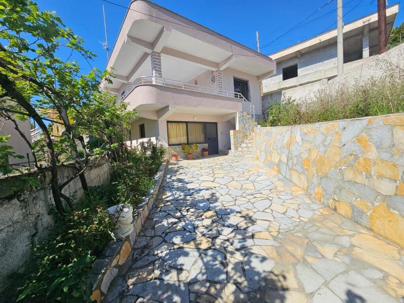 Shtëpi private me qera në Cezma Ferres, Durrës, 200 m²