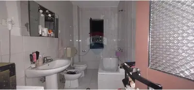 Apartament 2+1 me qera në Rruga Qemal Stafa, Tiranë, 90 m². Foto 7 nga 7