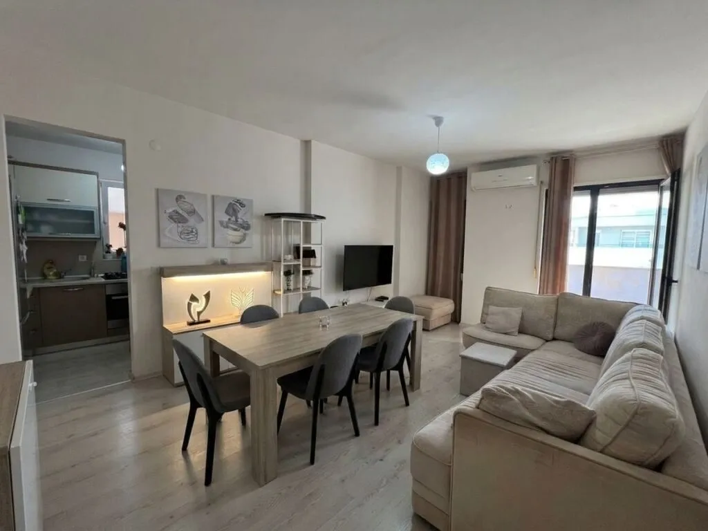 Apartament 2+1 me qera në Rruga Panorama, Tiranë, 97 m². Foto 1 nga 7