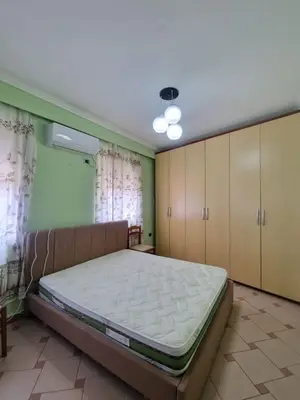 Apartament 1+1 me qera në Rruga e Durrësit, Tiranë, 73 m². Foto 2 nga 5