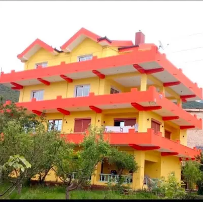 Villa in affitto a Rruga e Arbërit, Tirana, 500 m². Foto 1 di 3