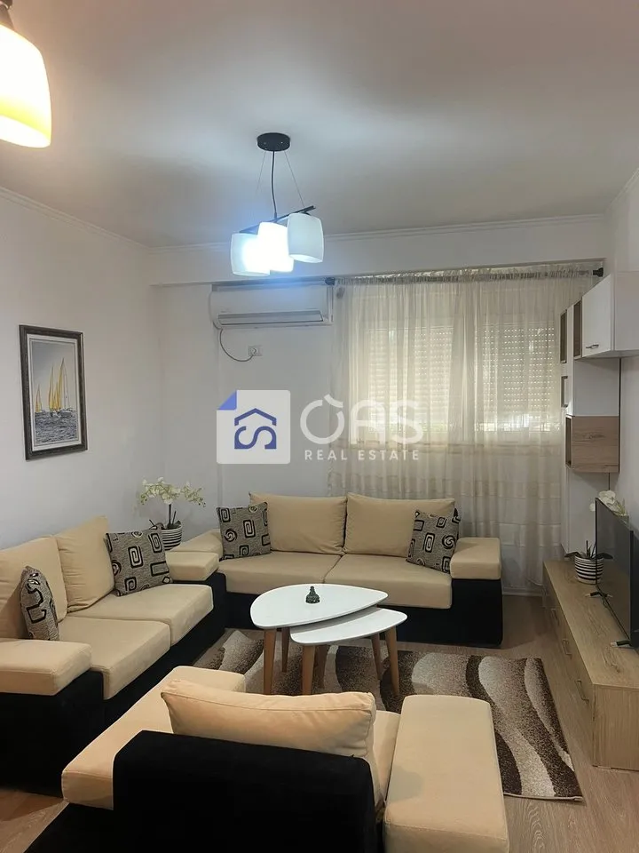 Apartament 3+1 me qera në Kodra e Diellit, Tiranë, 120 m². Foto 1 nga 11