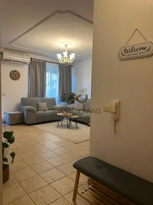 Apartament 1+1 me qera në Sheshi Skënderbej, Tiranë, 70 m². Foto 3 nga 9