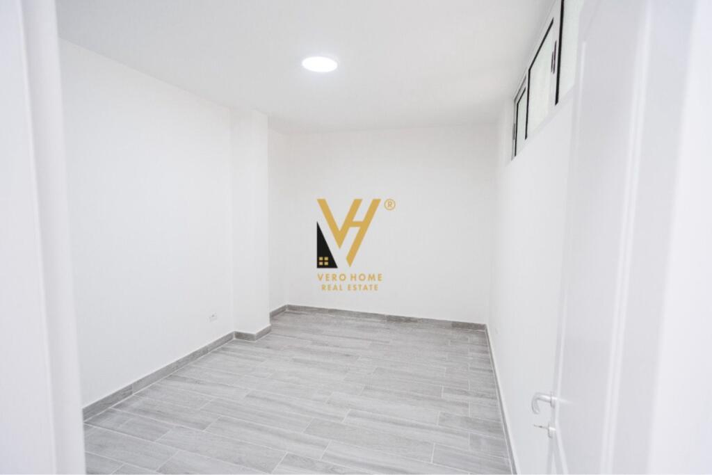 Zyrë me qera në Pallatet Agimi, Tiranë, 120 m². Foto 3 nga 3