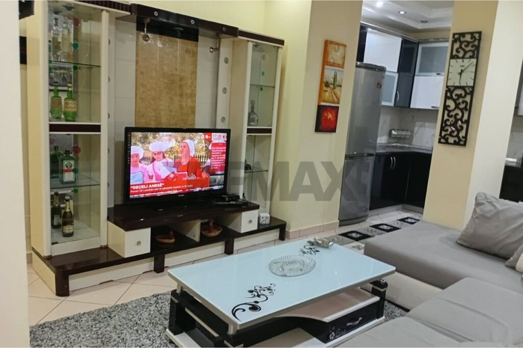 Apartment for rent in Rruga e Kavajës, Tirana, 100 m². Photo 3 of 3
