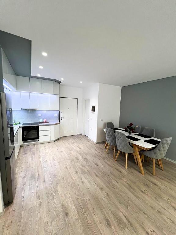 Apartament 2+1 në shitje në Rruga Janaq Kumi, Sarandë, 123 m². Foto 2 nga 12