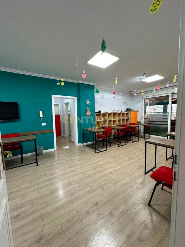 Commercial space for rent in Rrugfa Lidhja e Prizrenit, Tirana, 175 m²