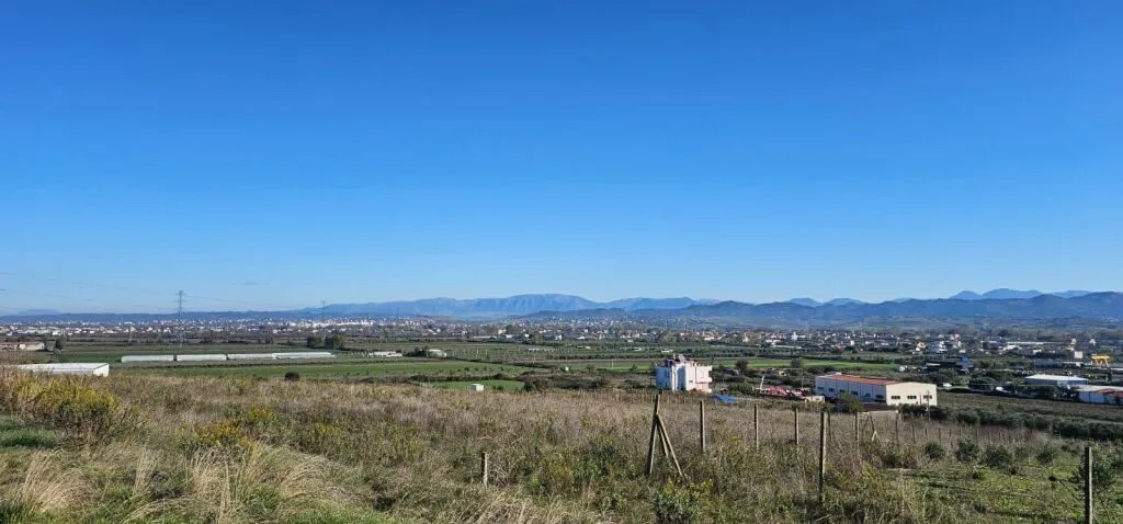 TokĂ« nĂ« shitje nĂ« Pjeze, DurrĂ«s, 7 300 mÂČ. Foto 1 nga 6
