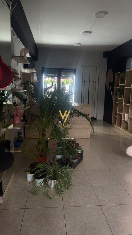 Dyqan me qera në Ura e Nisharakut, Tiranë, 55 m². Foto 1 nga 1
